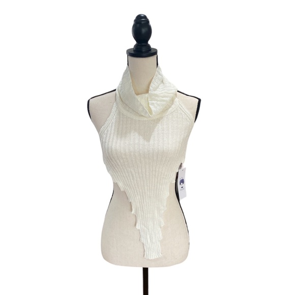 Sweaters - V Hem Turtleneck Sleeveless Sweater